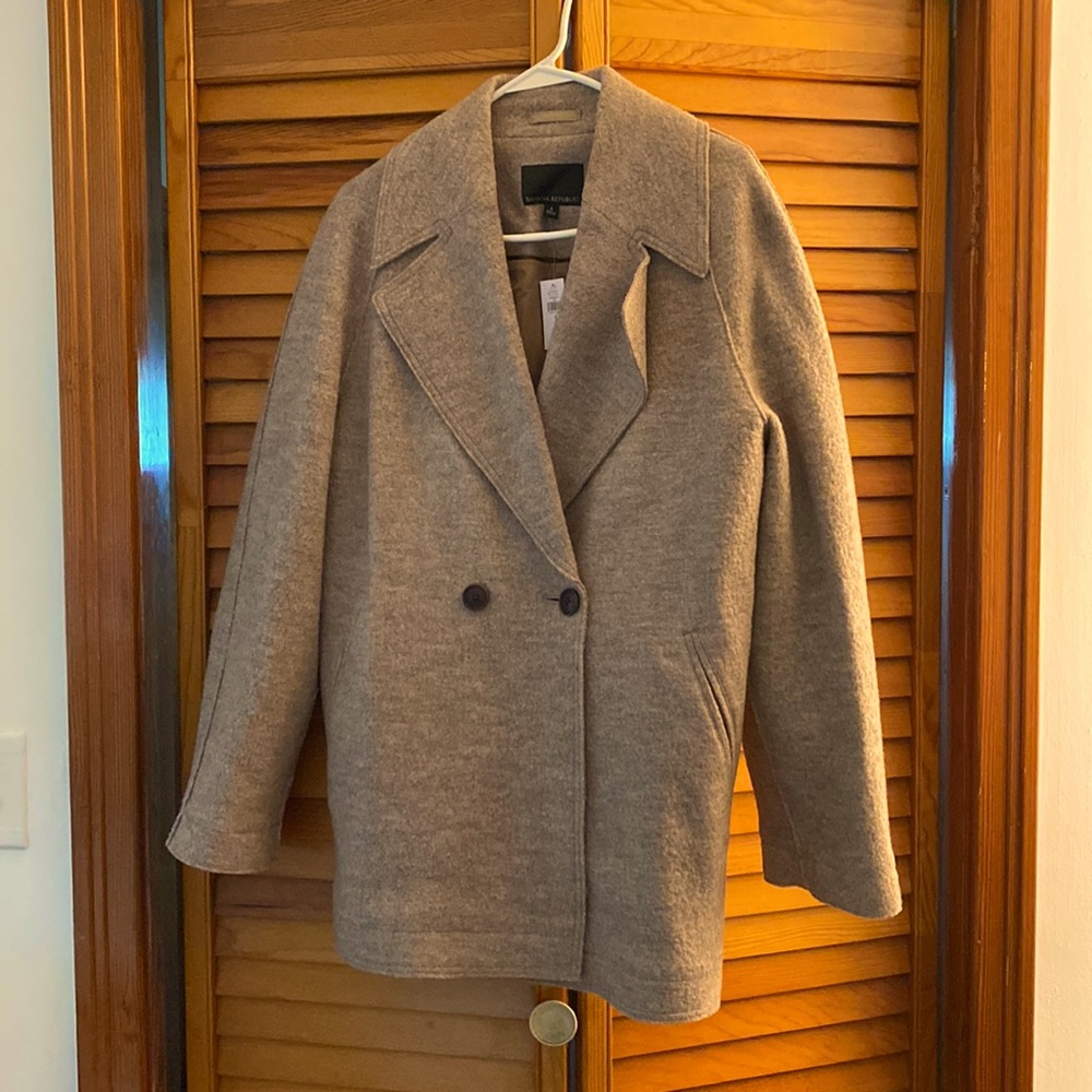 Banana Republic wool cocoon coat size small (runs oversized)